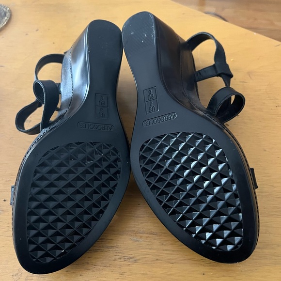 like new Aerosole wedges. Hip yet comfie  great with suit , dress or jeans . - Picture 5 of 6